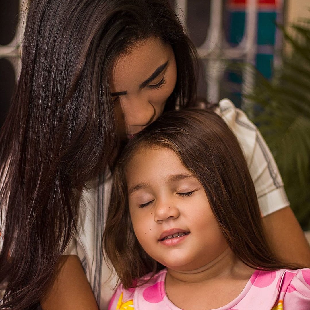 Mãe e filha, Stefhany e Deborah. Deborah Esther e mãe.