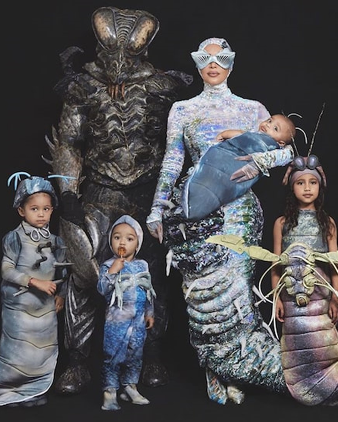  inspirações para Halloween: Kanye West e família fantasiados de vermes