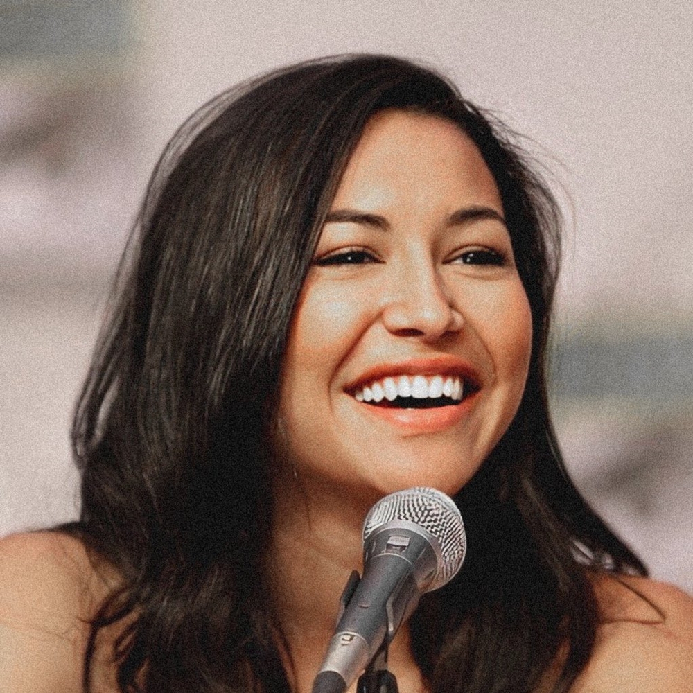 Naya Rivera sorridente. 