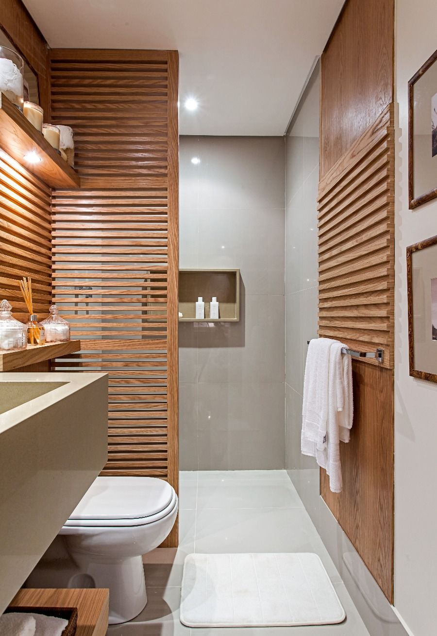 Banheiro com madeira