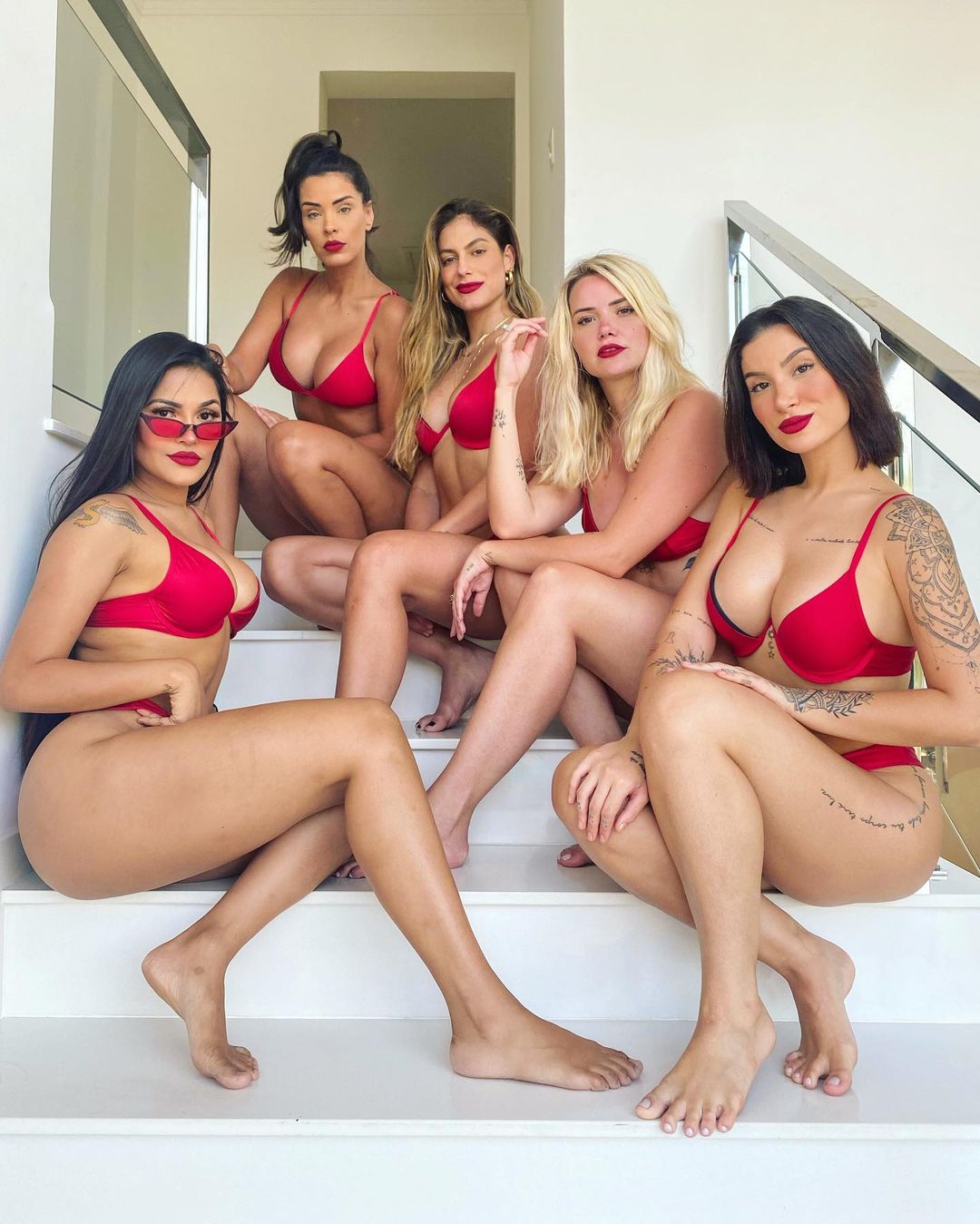 Foto das ex-BBBs Bianca Andrade, Mari Gonzales, Marcela Mcgowan, Flayslane e Ivy Moraes.