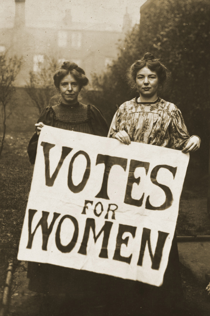 As líderes sufragistas do WSPU Annie Kenney e Christabel Pankhurst, c. 1908.