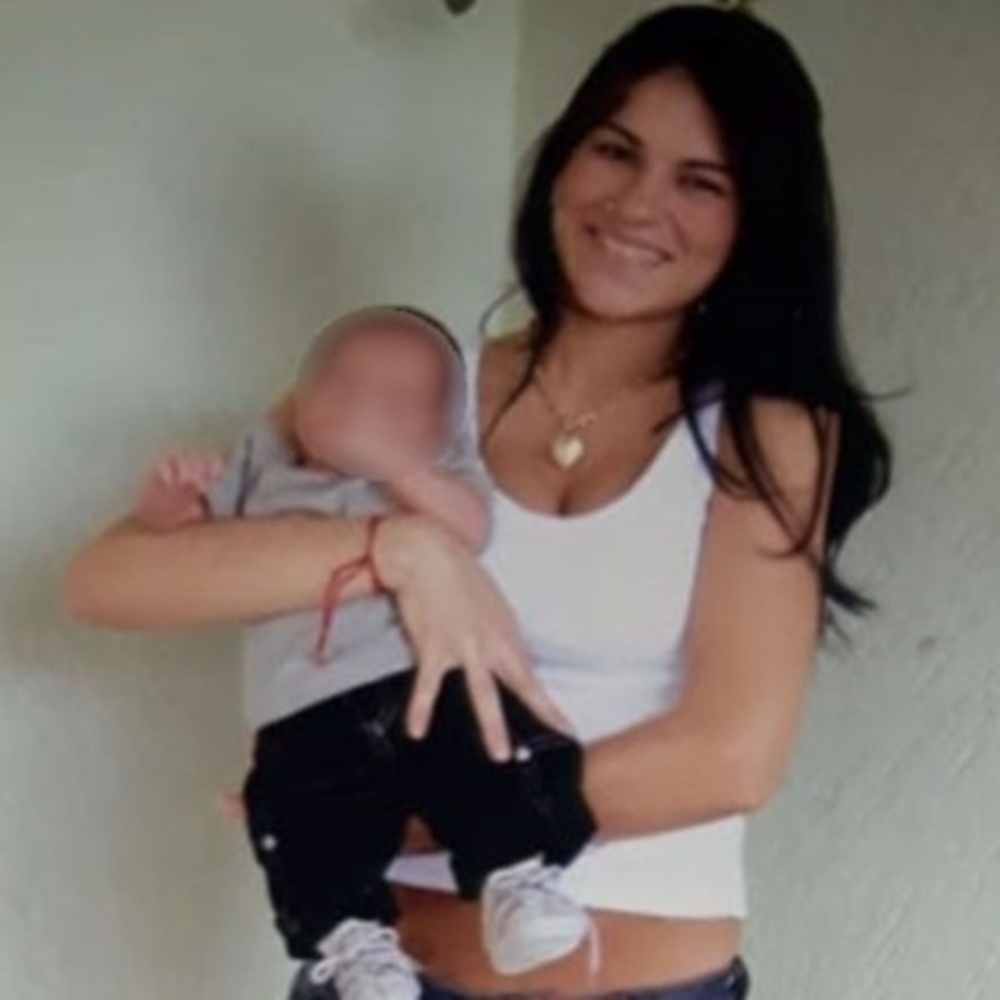 Eliza Samudio e seu filho, Bruninho. Eliza Samudio e seu filho.