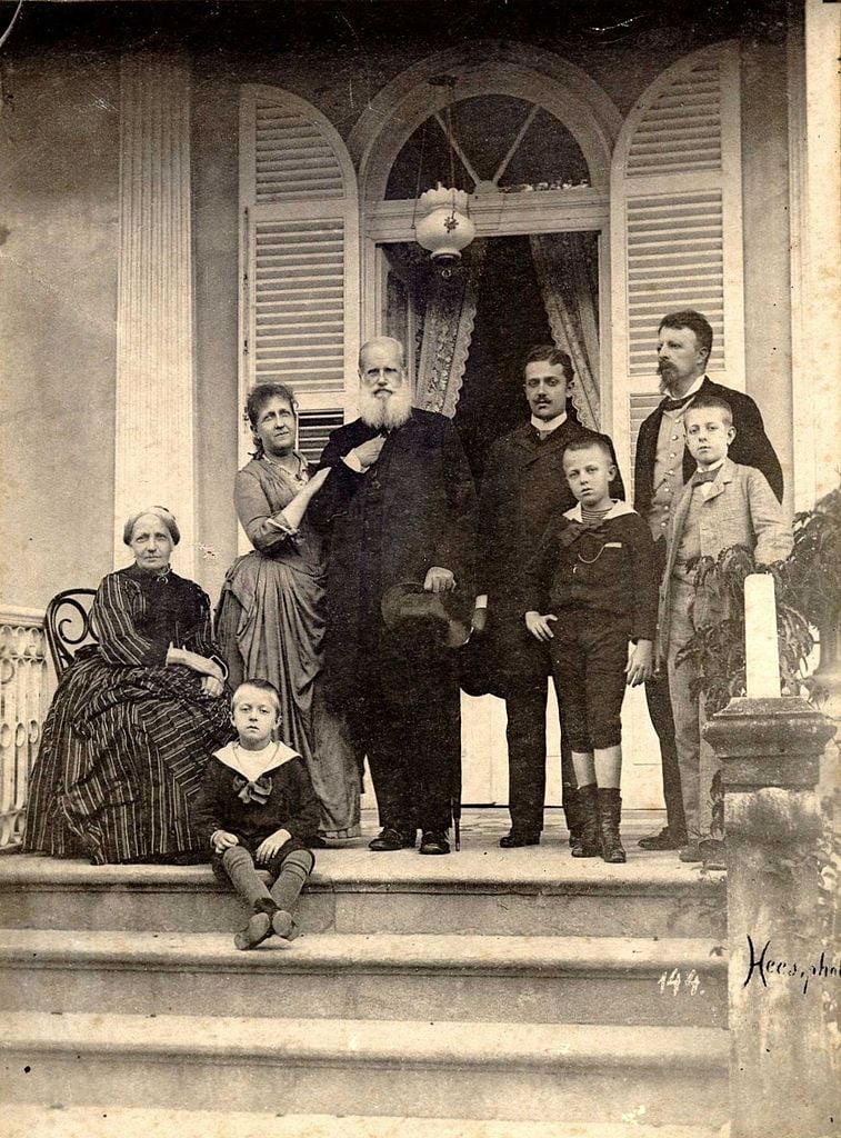 Dom Pedro II, Imperador do Brasil, e a família imperial. 