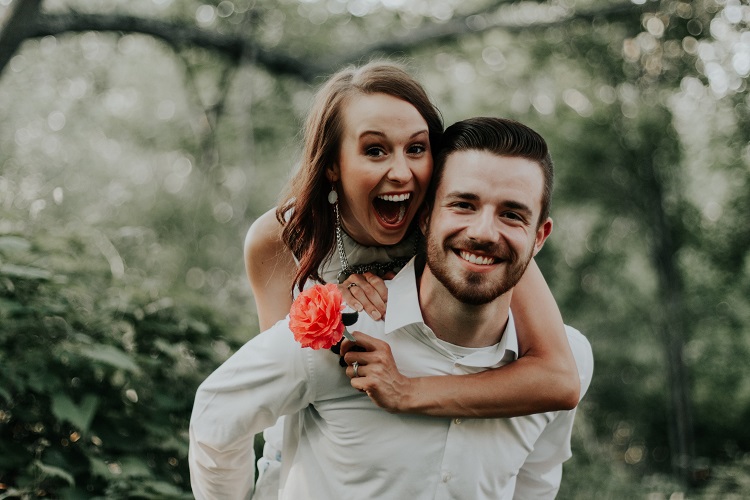 casal sorrindo, legendas engraçadas para fotos casal sorrindo, legendas engraçadas para fotos