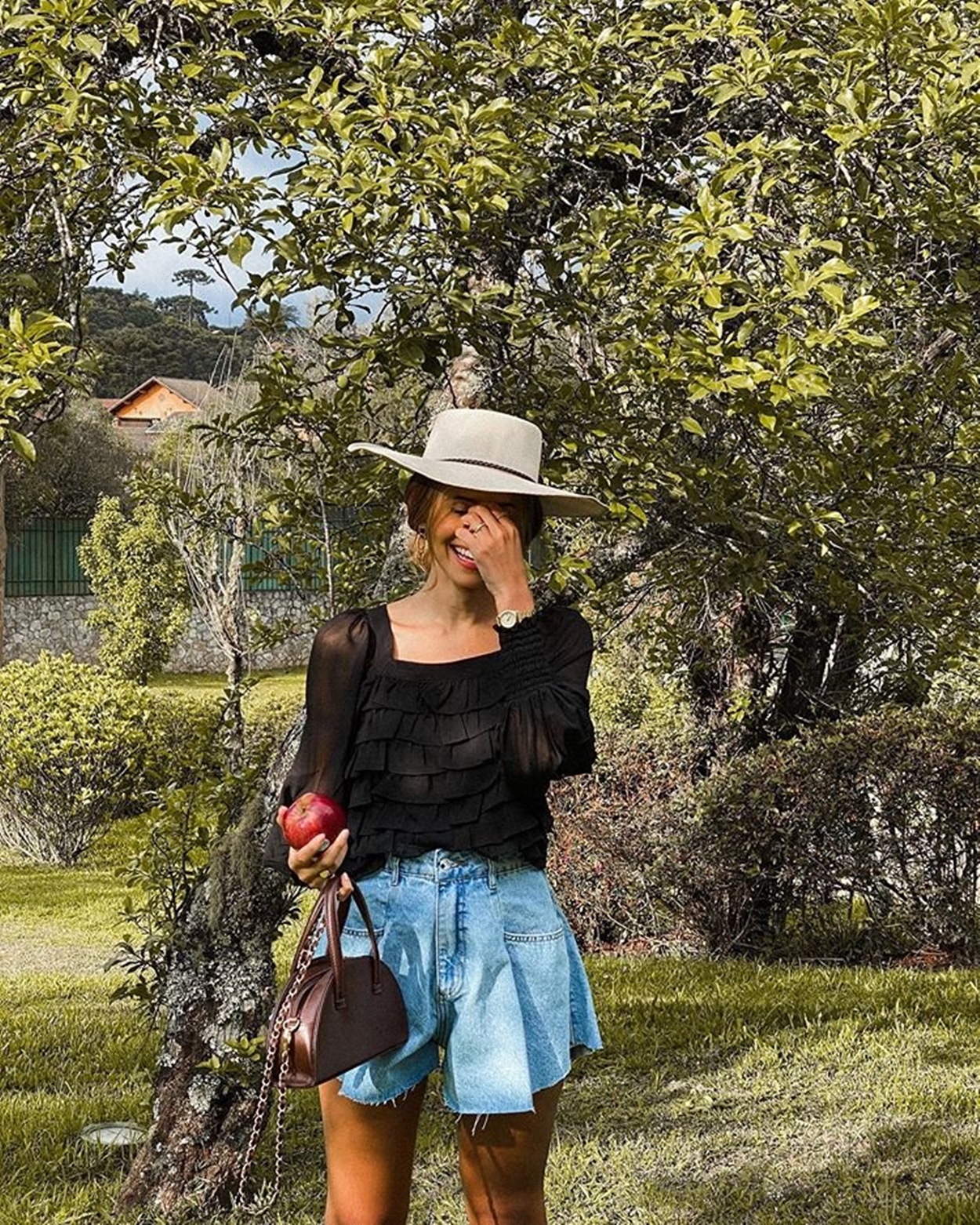 Composição de look com shorts Godê. Composição de look com shorts Godê.