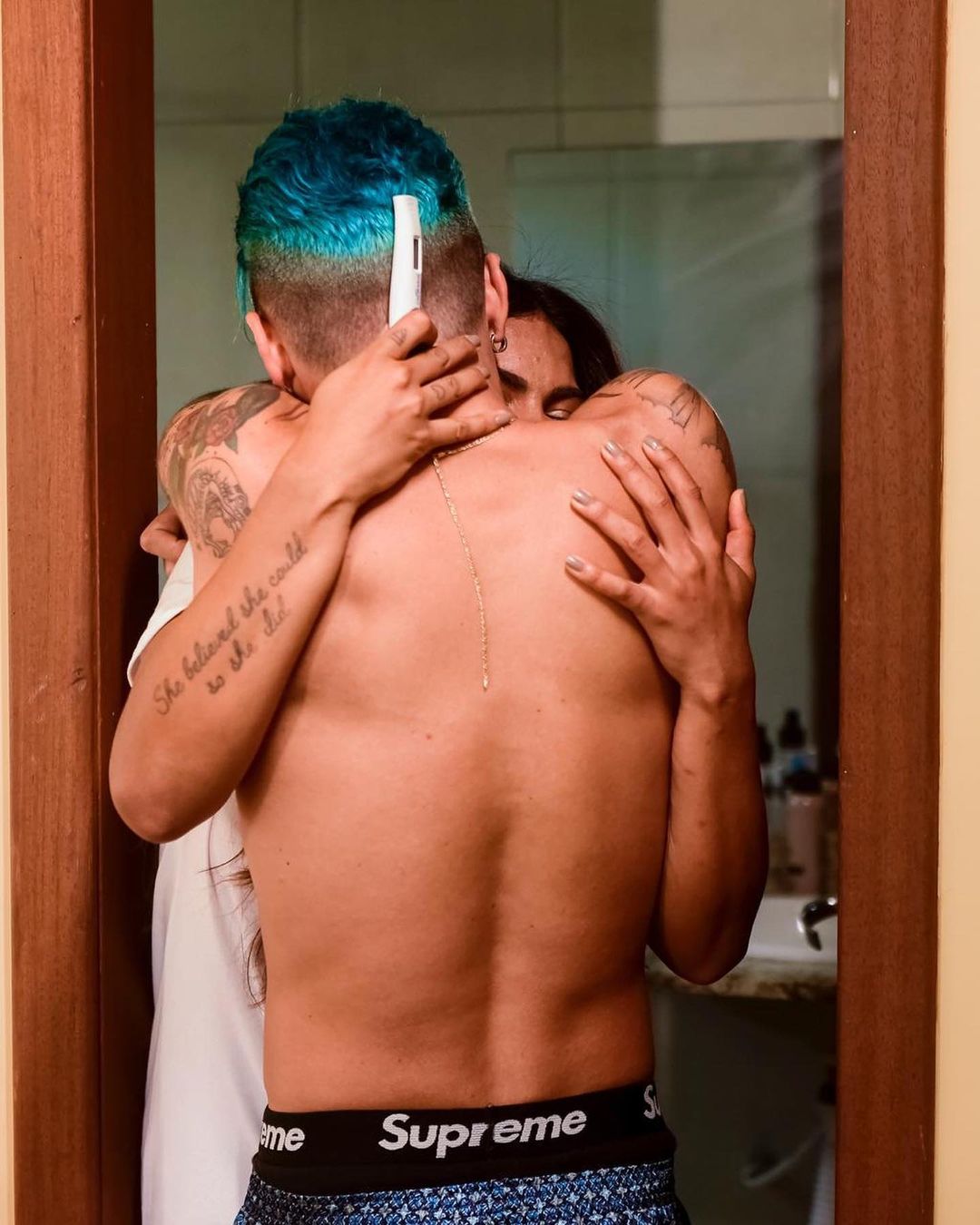Biel será papai em clipe. Biel será papai em clipe.