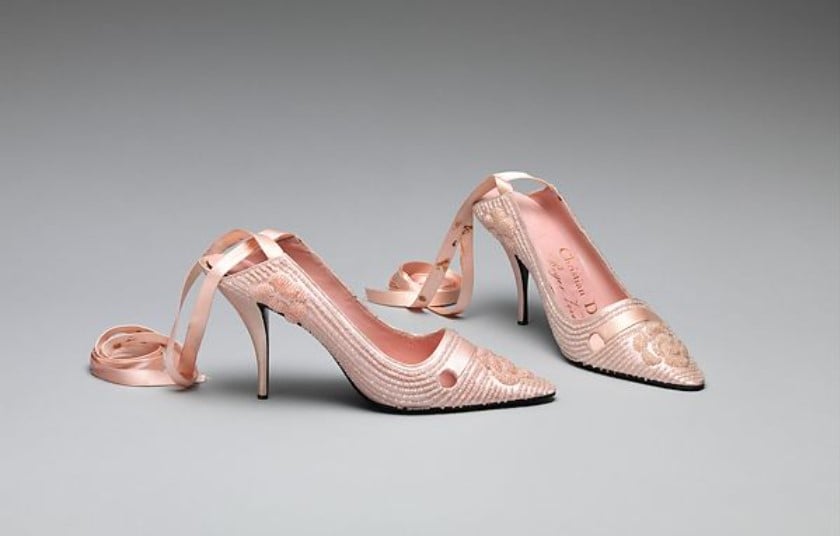 Sapatos de noite de Roger Vivier para Christian Dior, em 1957. 