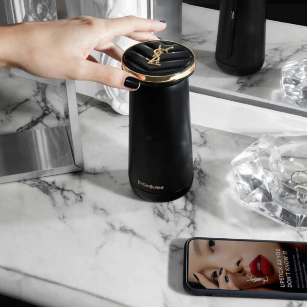 Campanha do aparelho para batom personalizado Yves Saint Laurent 