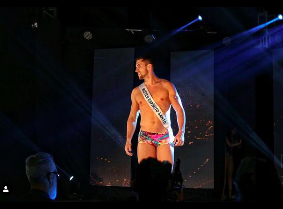Arthur no concurso de Miss Mister Brasil - Reprodução