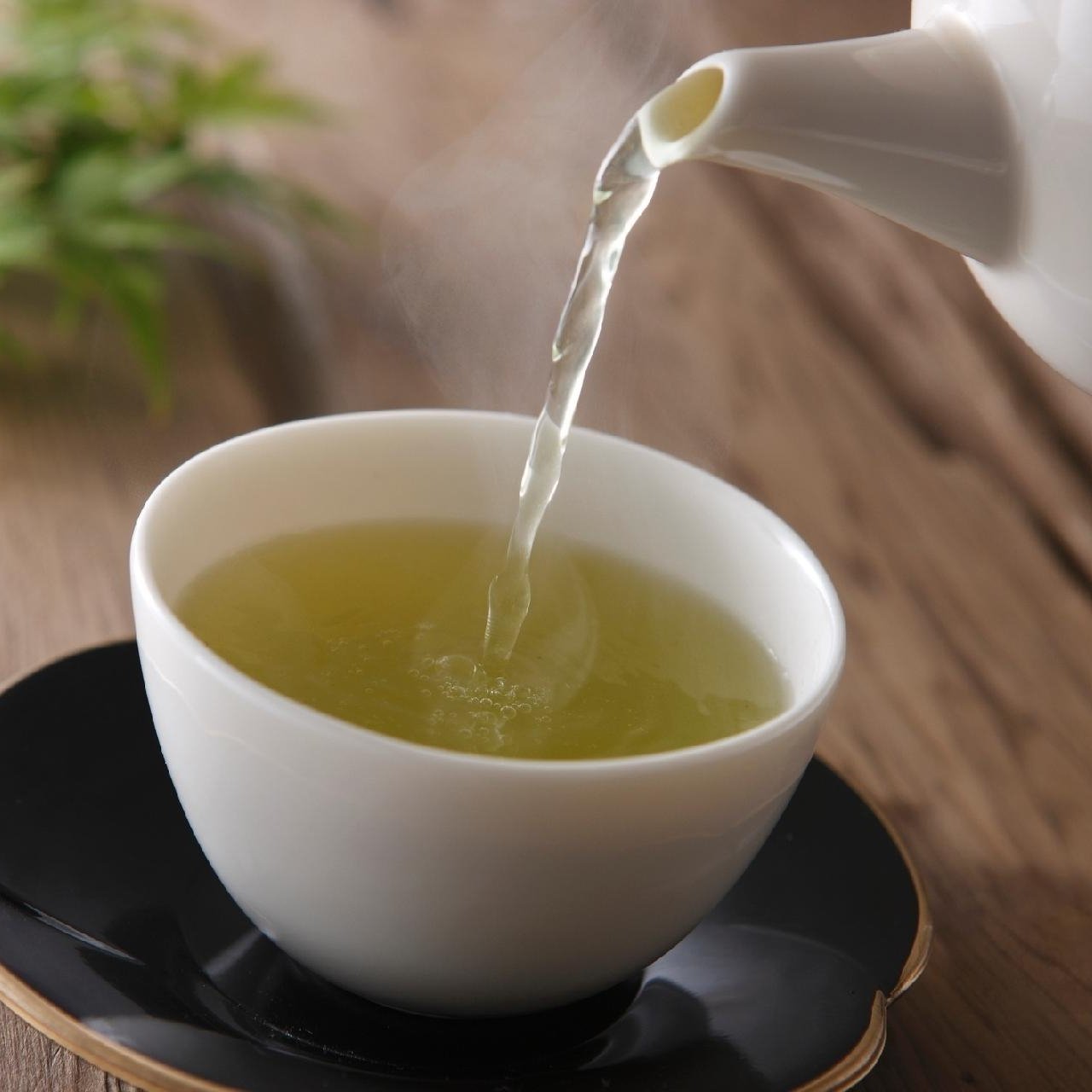 Chá de erva-de-são-Cristóvão para menopausa.