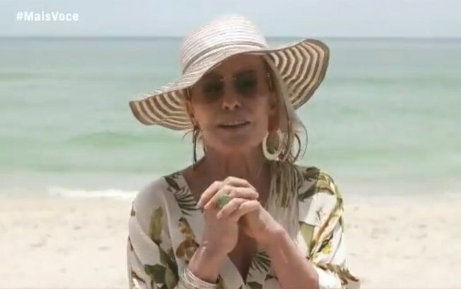 Ana Maria na praia. Ana Maria na praia.