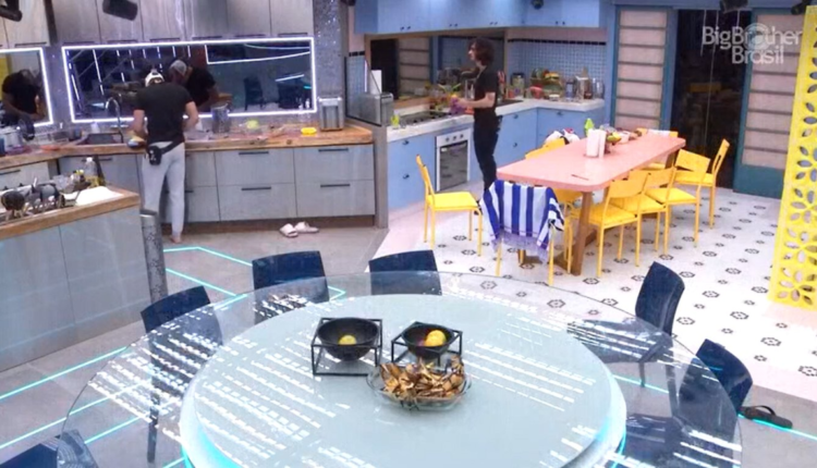 Caio cozinha no VIP, enquanto Fiuk está na Xepa