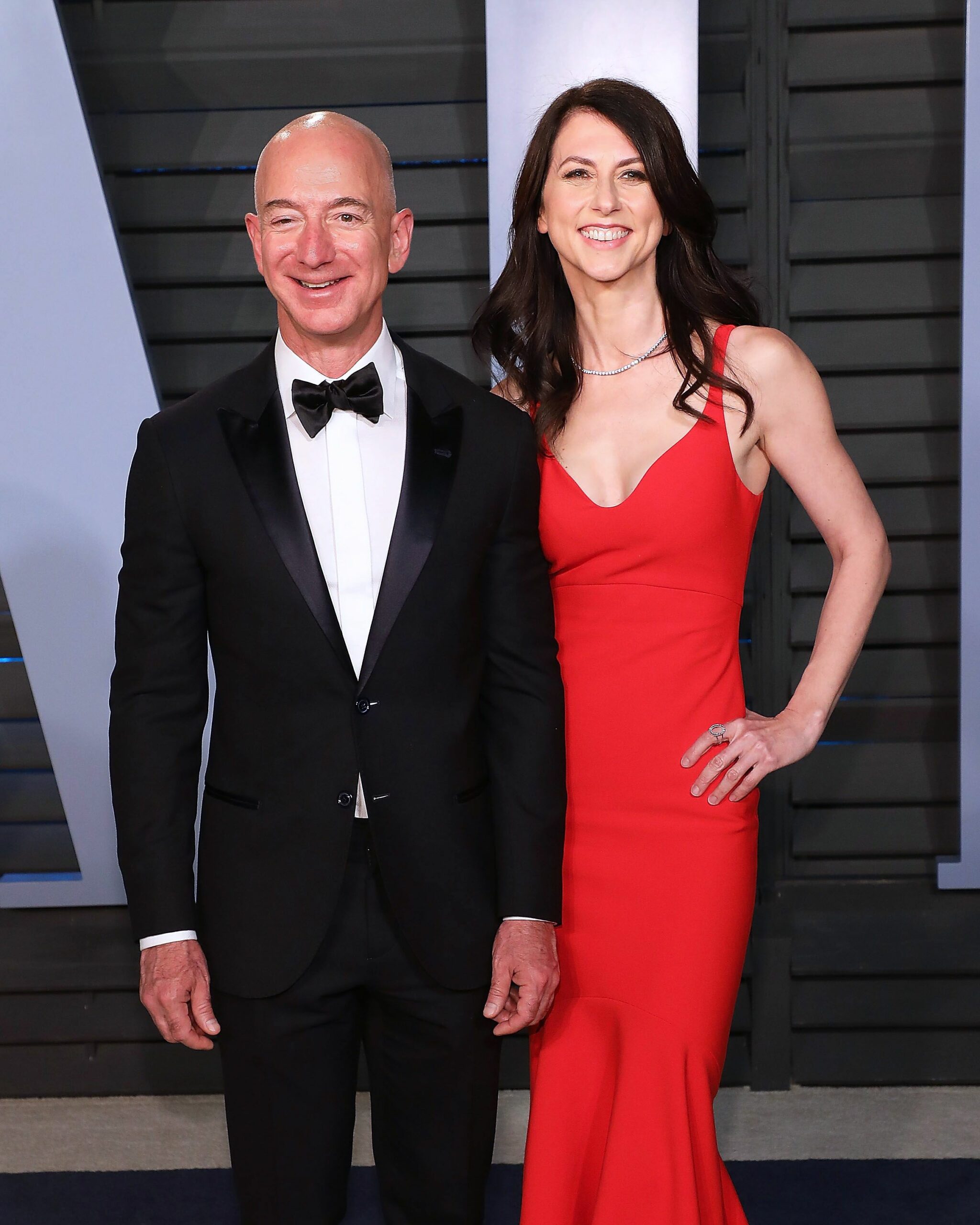 MacKenzie Bezos esposa de Jeff - Esposa dos bilionários.