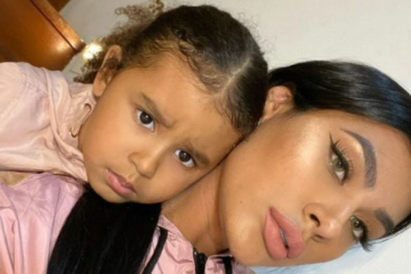 Pocah e a filha Pocah e a filha