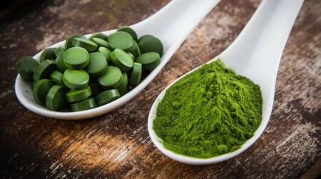 Spirulina e os 10 benefícios do superalimento que traz saúde e ajuda a emagrecer