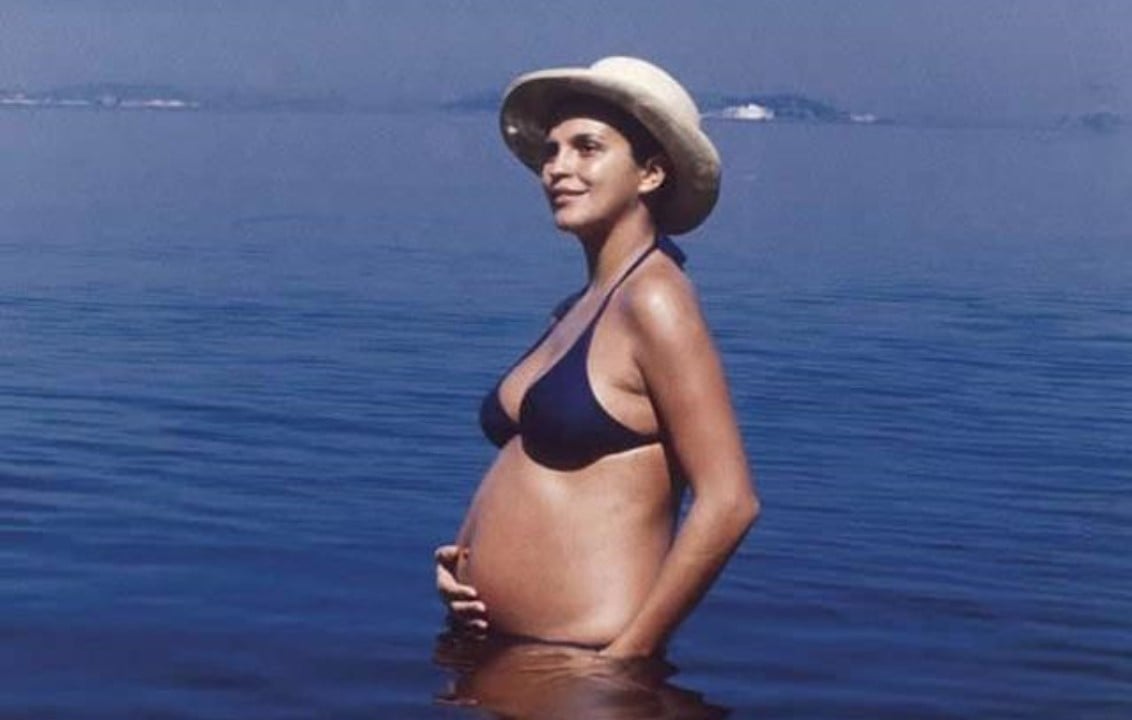 Leila Diniz de biquíni grávida, em 1971.