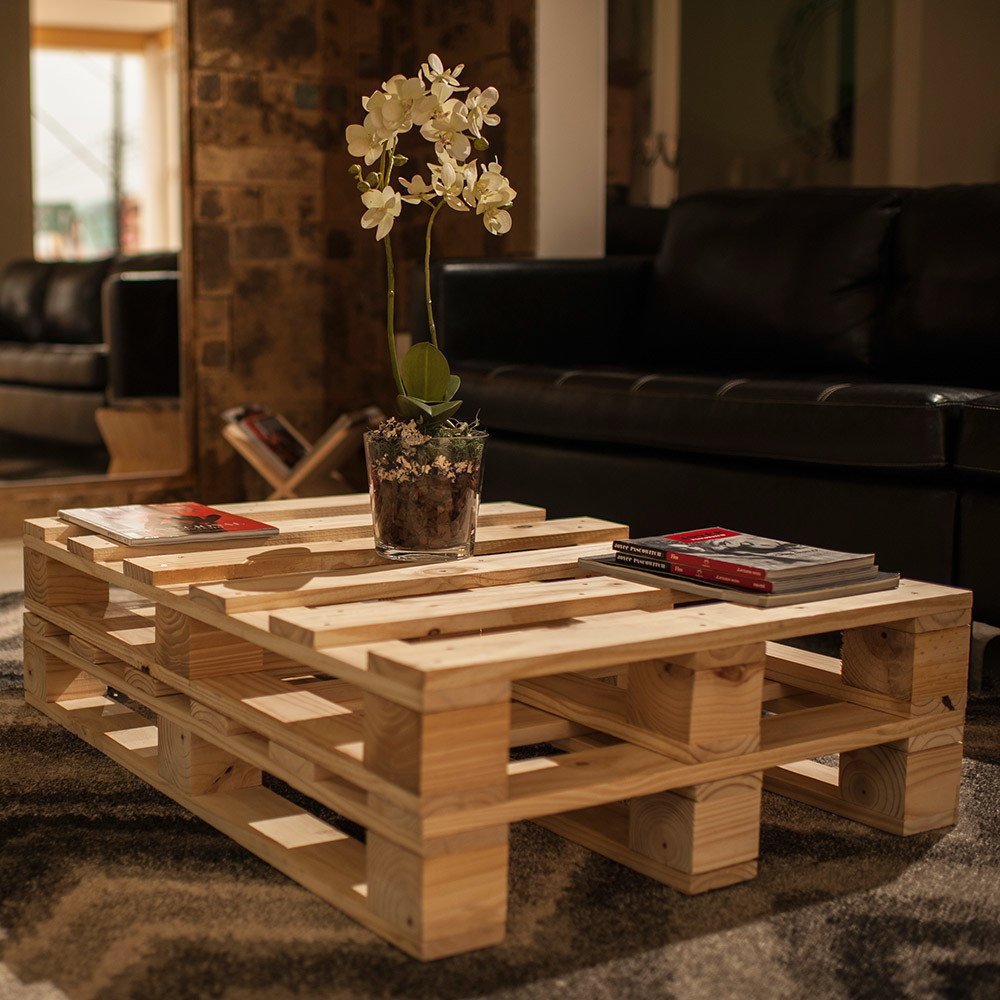 Dois pallets bons. Mesa de centro de pallet