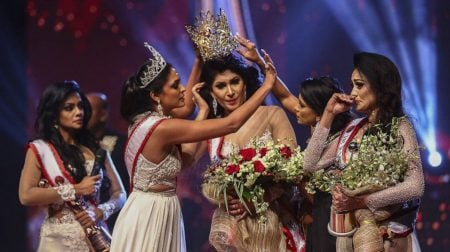 Miss Sri Lanka tem coroa arrancada a força da cabeça, é hospitalizada e faz pronunciamento