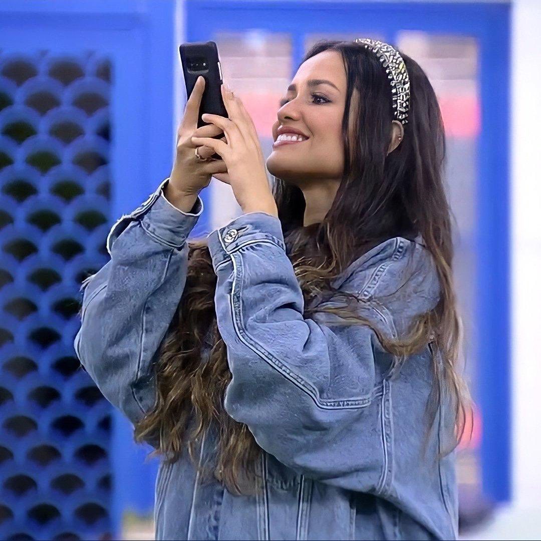 Juliette Freire. Juliette Freire.