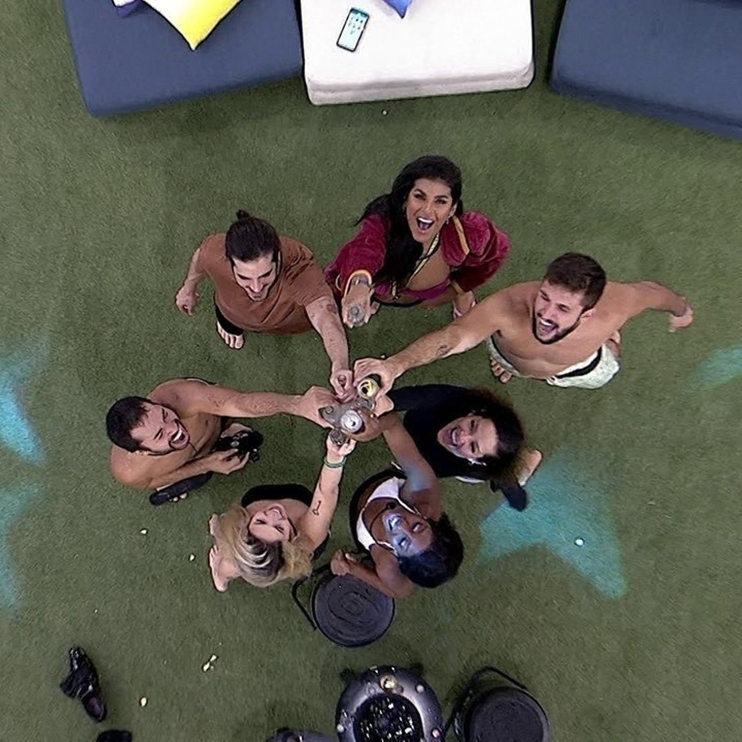 Top 7 do Big Brother Brasil 21: Fiuk, Pocah, Arthur, Juliette, Camilla de Lucas, Viih Tube e Gilberto. 