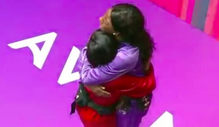 Camila é o novo anjo da semana - BBB 21