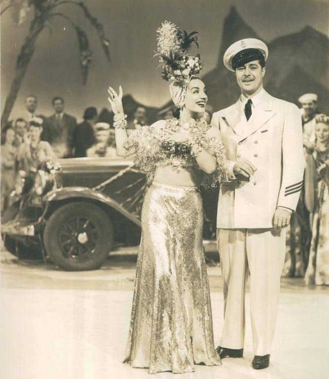 Cena com Carmen Miranda no filme "Uma Noite no Rio", de 1941. Crédito Museu do Estado do Rio de Janeiro. 