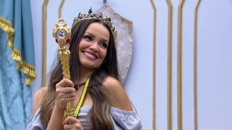 Juliette com a coroa de líder