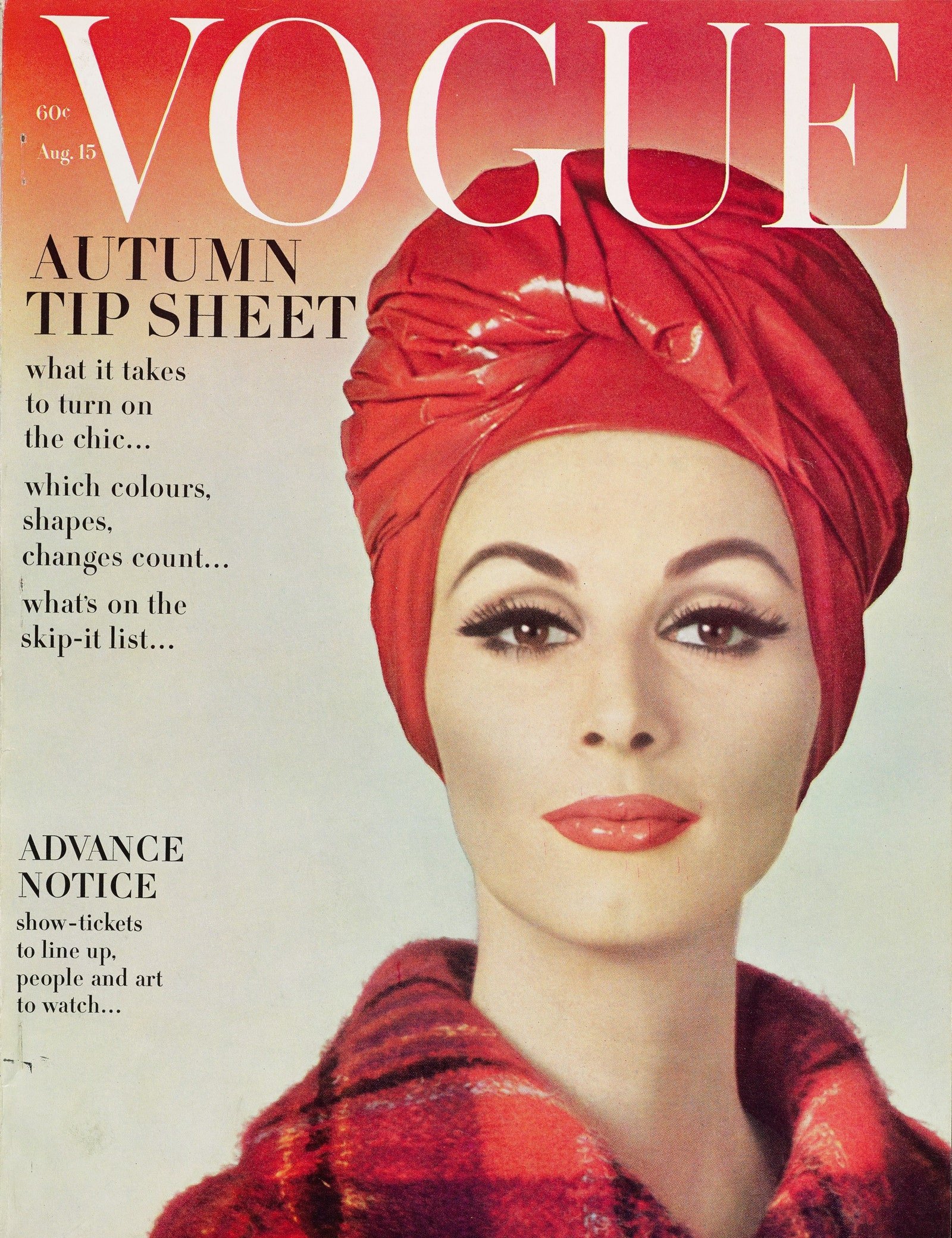 Modelo Wilhelmina usa um turbante de Halston na capa da Vogue de 15 de agosto de 1962. 