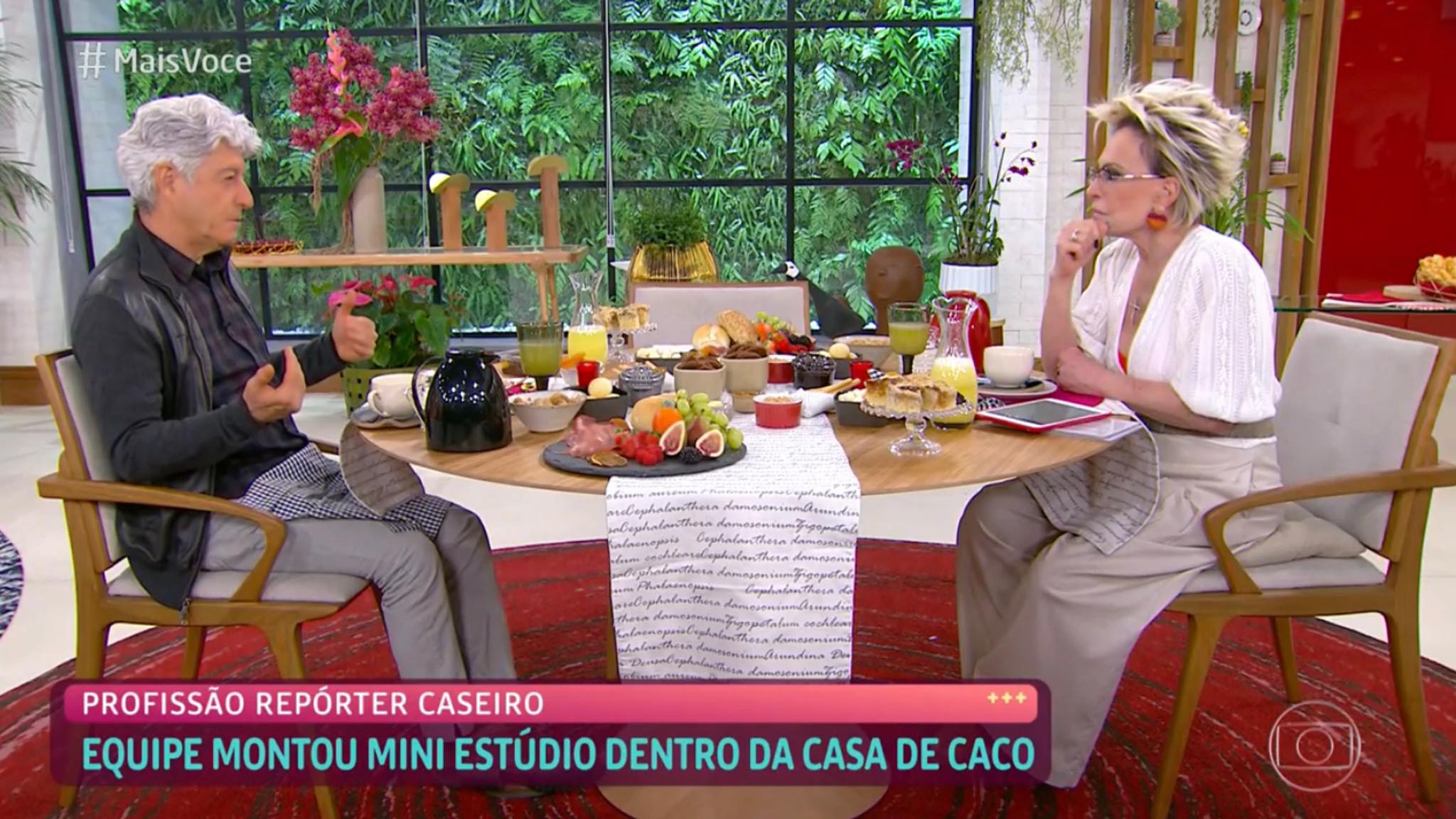 Ana Maria Braga recebe o jornalista Caco Barcellos (imagem: reprodução Globo) Ana Maria Braga recebe o jornalista Caco Barcellos (imagem: reprodução Globo)