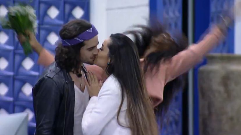 Juliette e Fiuk se beijam na madrugada | Reprodução (Rede Globo)
