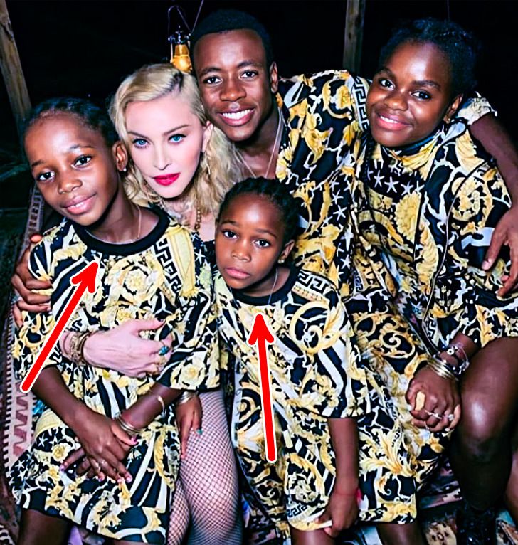 Madonna e gêmeas adotadas.