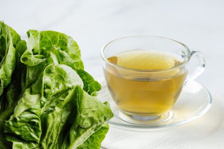 Chá de alface: benefícios e como fazer a bebida poderosa no combate à insônia