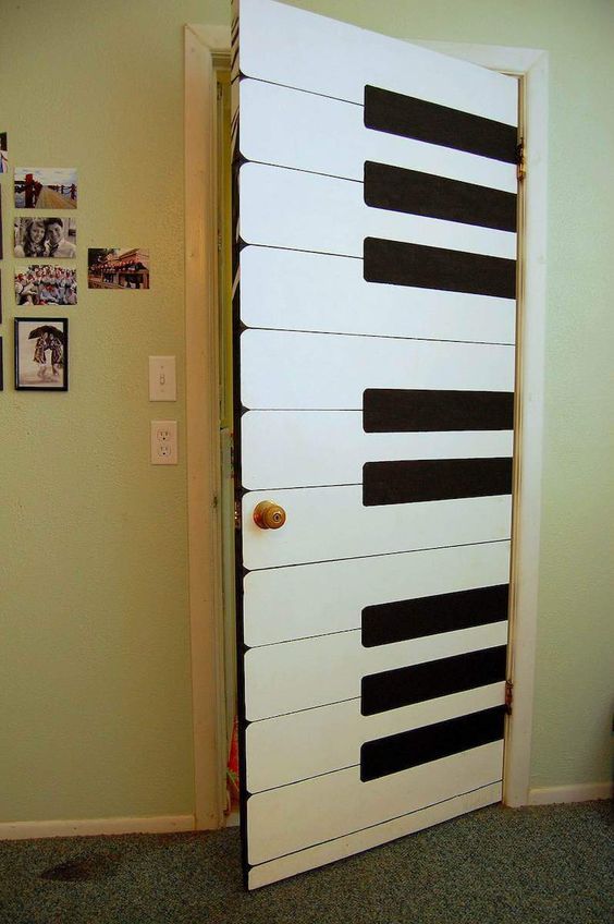 Desenho preto e branco. Desenho de piano.
