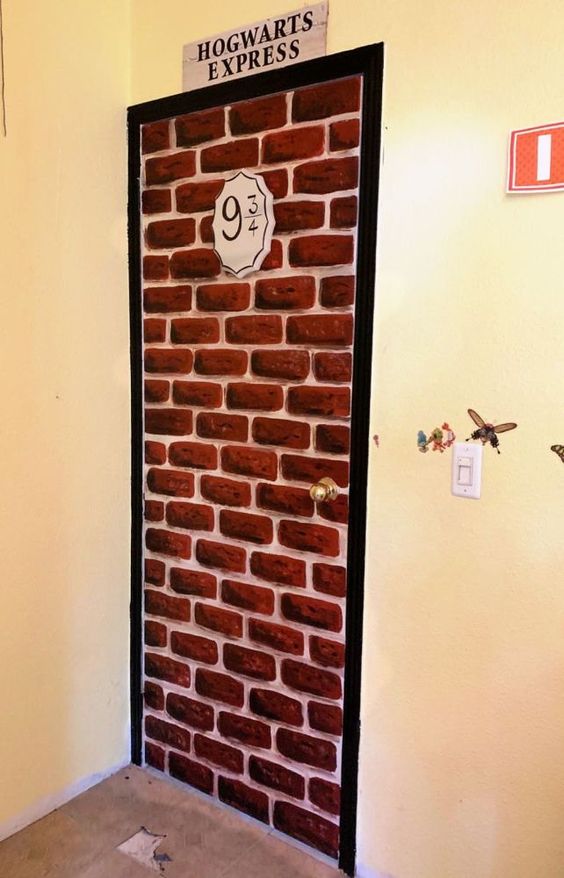 Decoração do Harry Potter. Plataforma 9 3/4.
