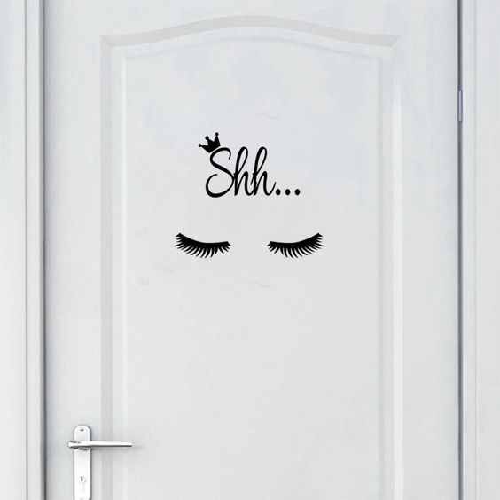 Desenho pequeno para porta. Quarto de menina.