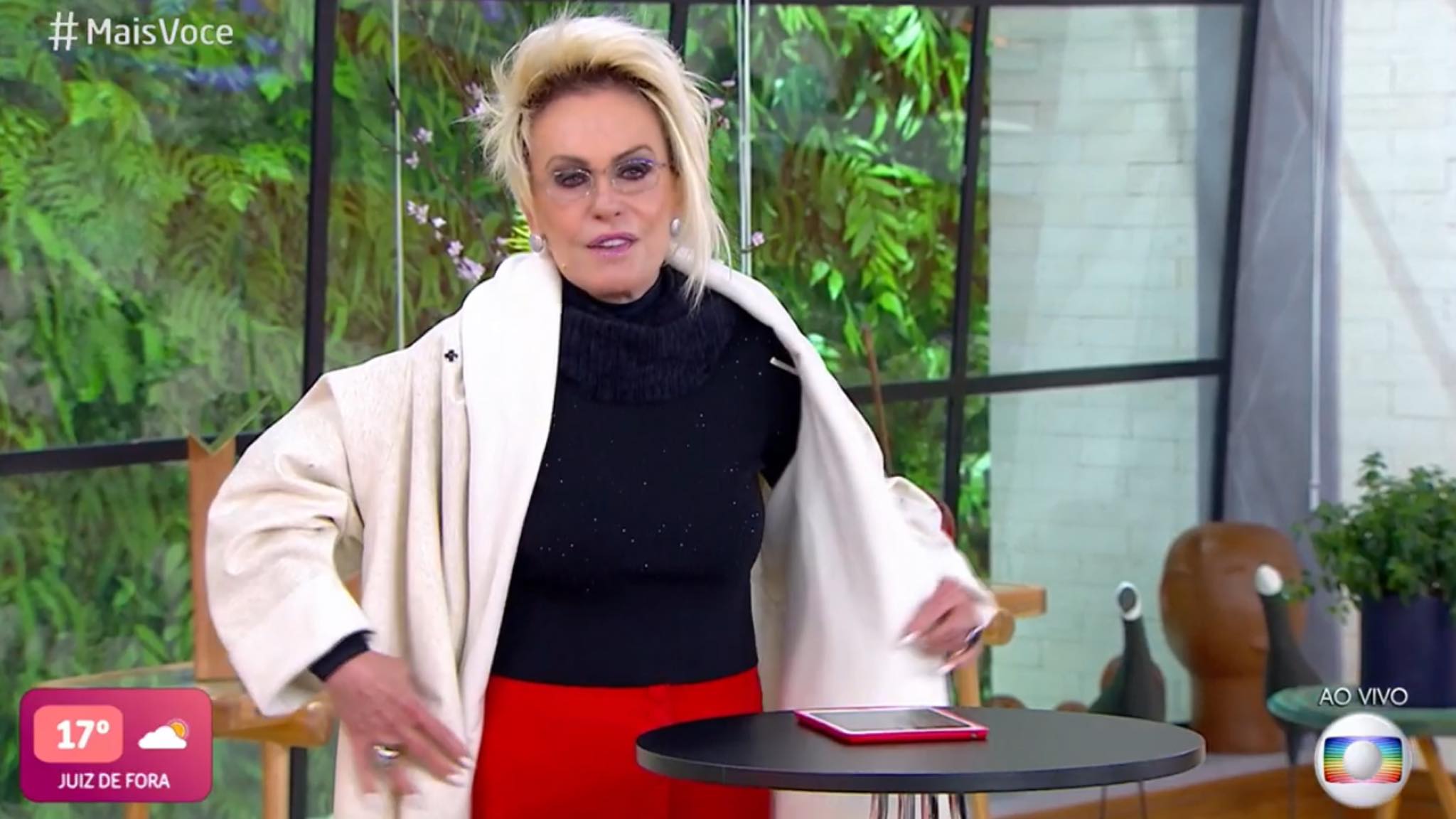 Ana Maria Braga encarou o frio congelante de SP para apresentar o Mais Você (imagem: reprodução/ Globo)