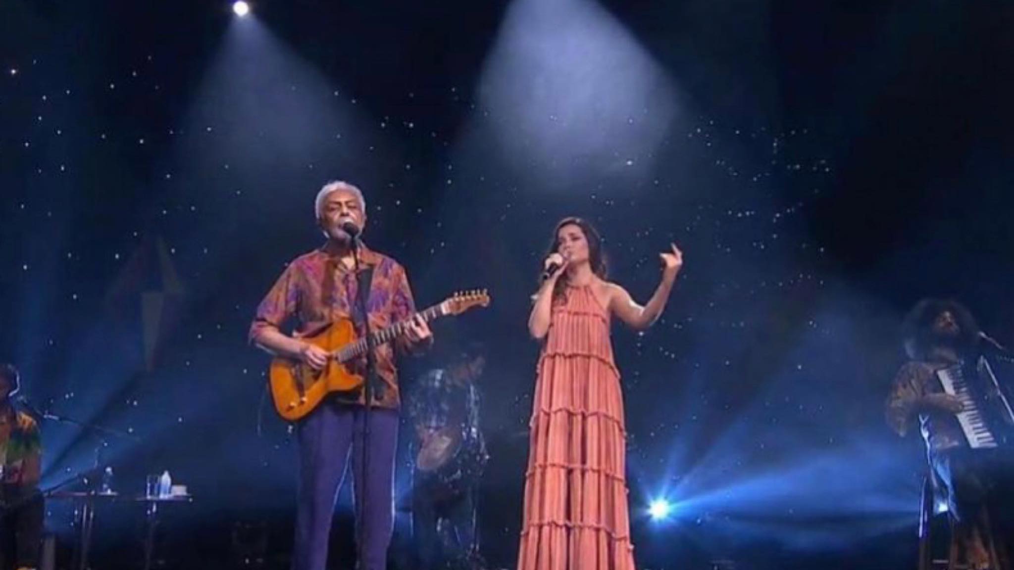 Gil e Juliette Freire cantam diversos sucessos como "Esperando na Janela" (imagem: Instagram)
