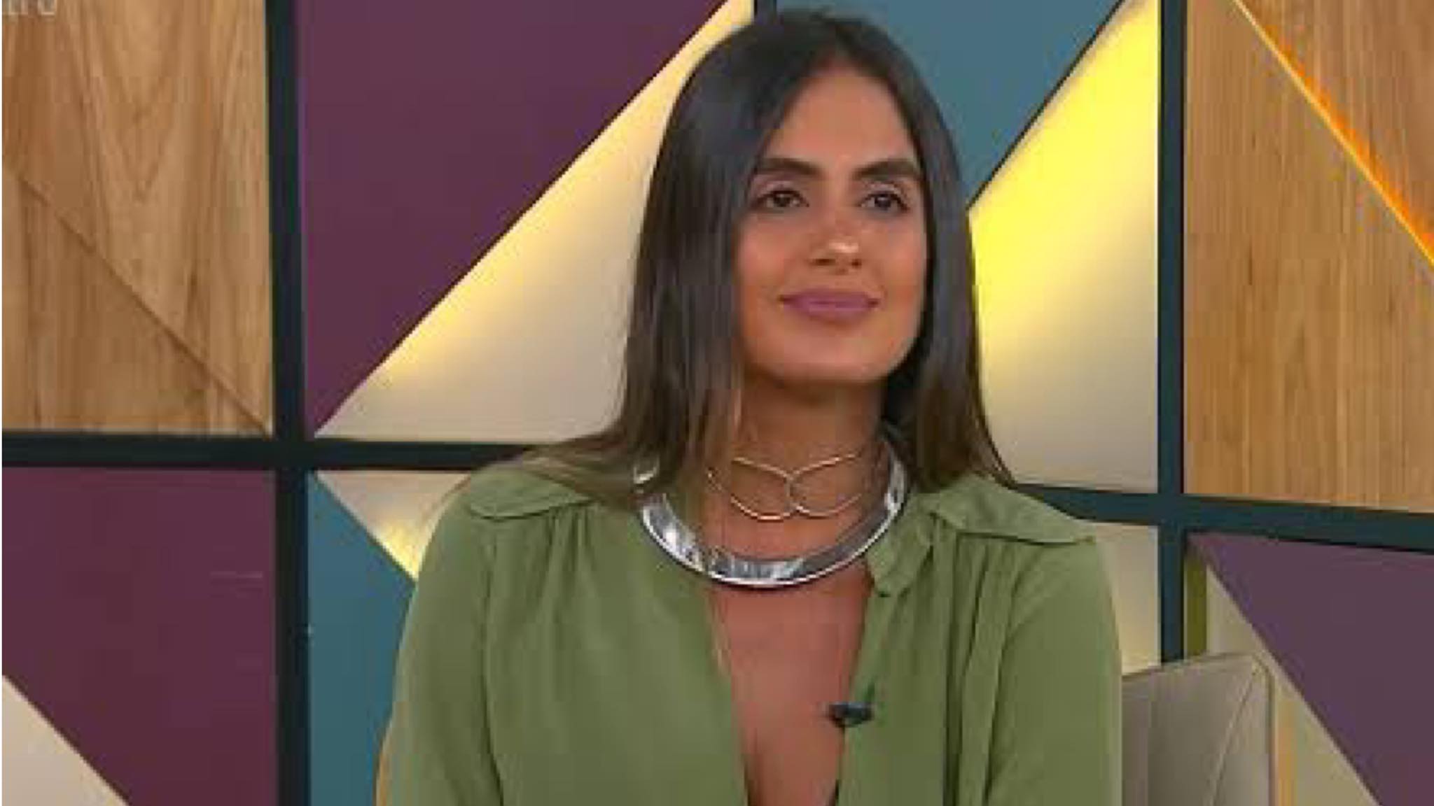 Carol Peixinho detonou Jessica no Encontro. Fonte: Reprodução/Globo Carol Peixinho detonou Jessica no Encontro. Fonte: Reprodução/Globo