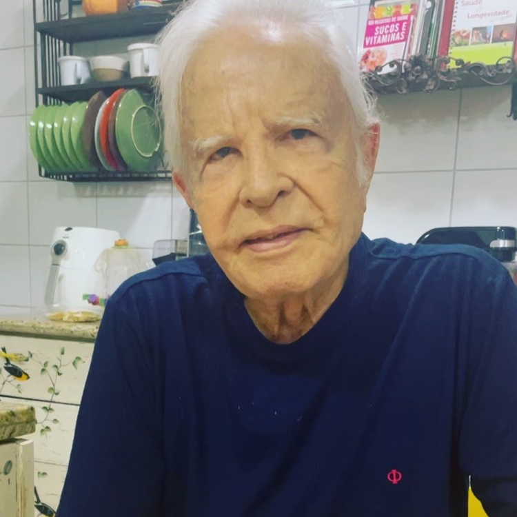 Cid Moreira fala sobre aniversário de Djavan. Foto de Cid Moreira.