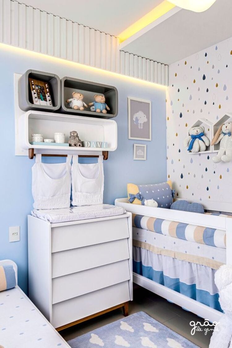 Azul na decoração de quarto de bebê.