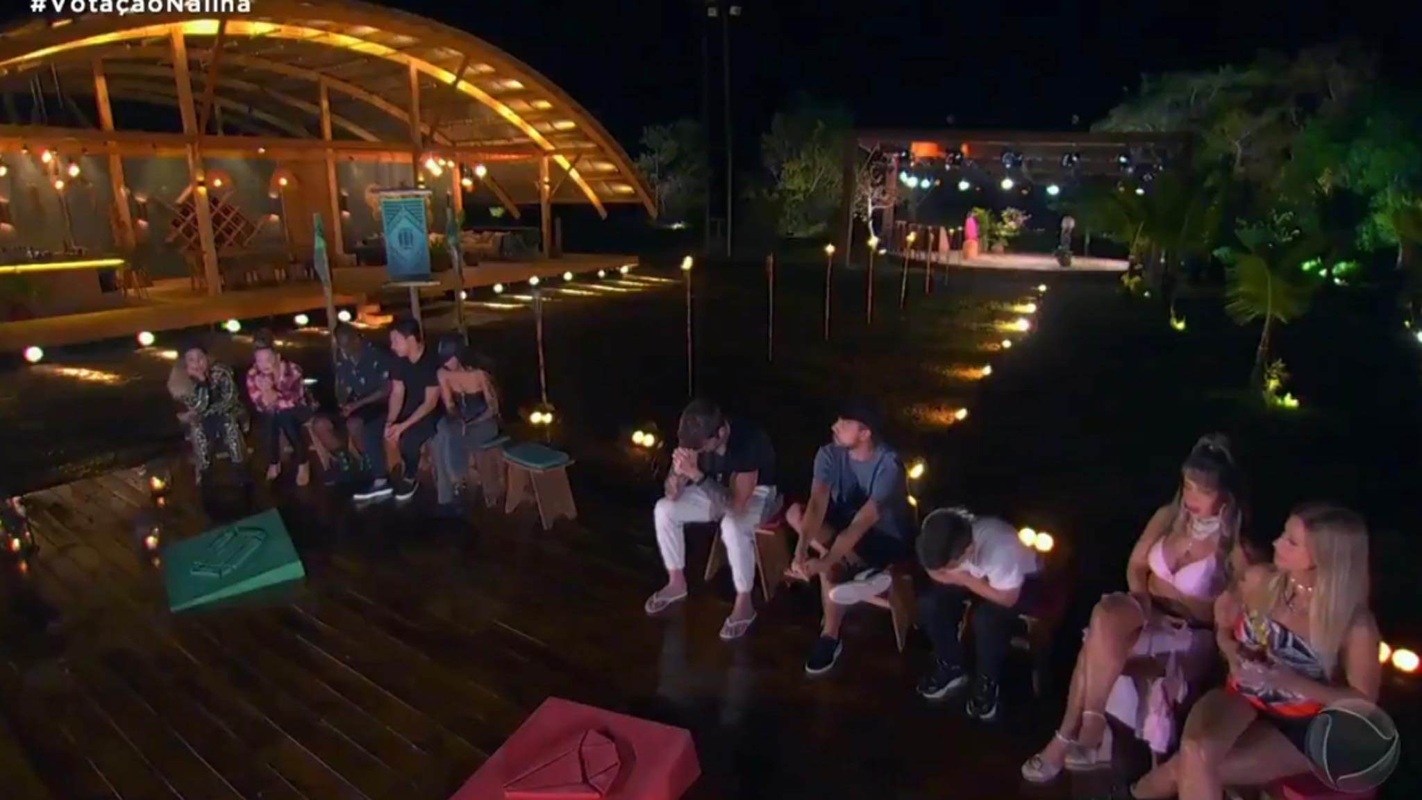 Exploradores ficam tensos em mais uma noite de votação no Ilha Record. Fonte: Reprodução/ Record TV Exploradores ficam tensos em mais uma noite de votação no Ilha Record. Fonte: Reprodução/ Record TV