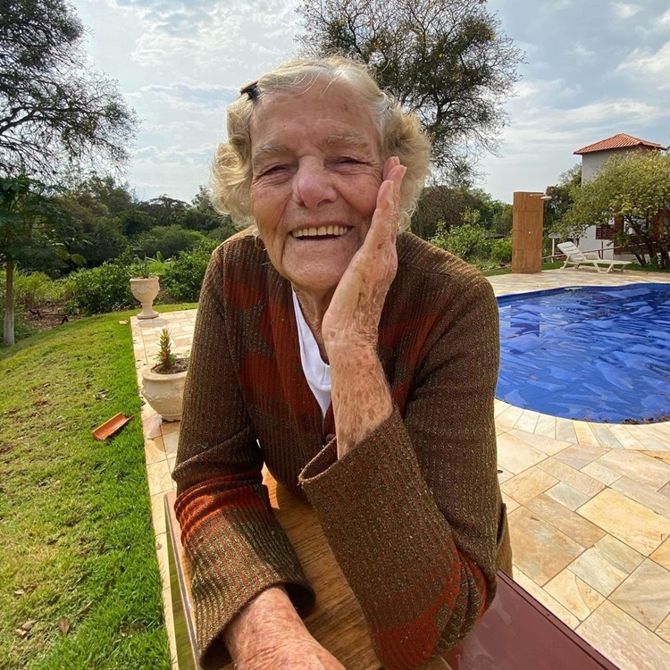 Rosalina Bortolassi, vovó do TikTok. Foto de Rosalina Bortolassi, vovó do TikTok.