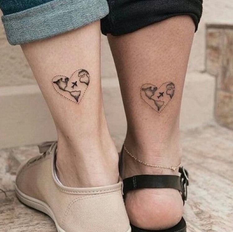 Tatuagem de viagem em casal