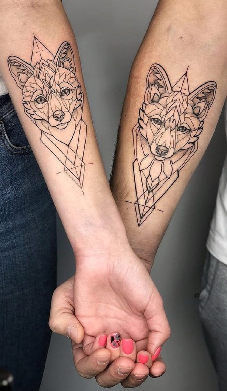Tatuagem de lobo combinando
