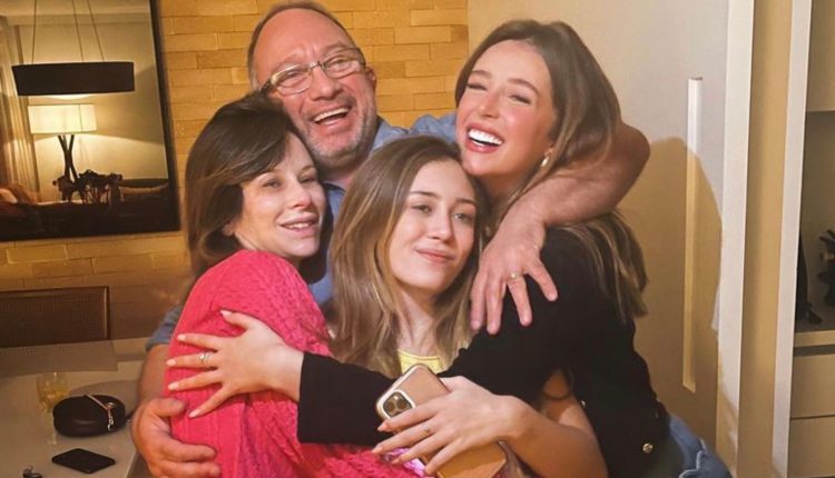 Duda Reis surge ao lado da família Duda Reis, Nego do Borel, A Fazenda 13