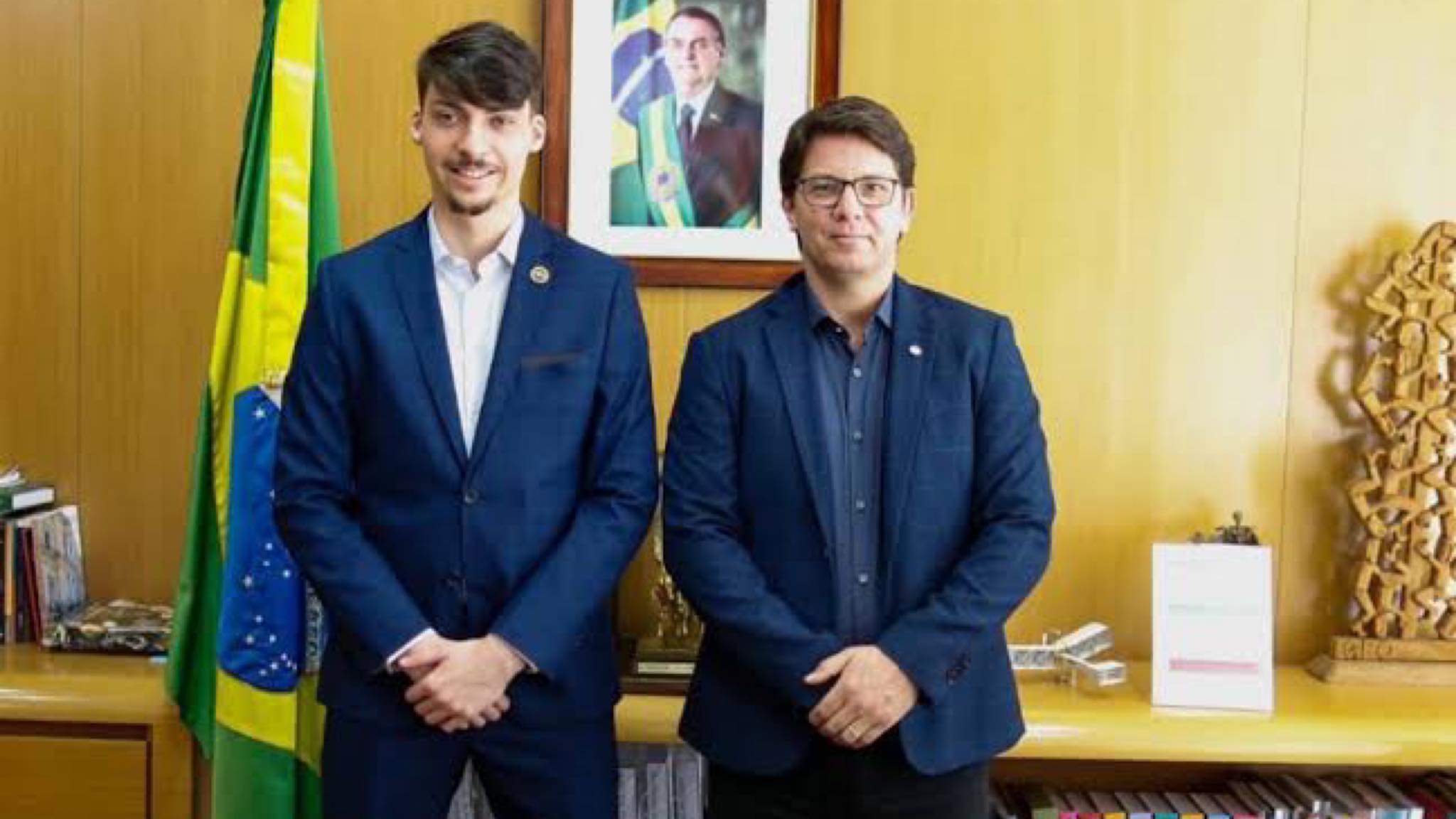 Jair Renan e Mario Frias no gabinete do governo Sergio Marone, Mario Frias