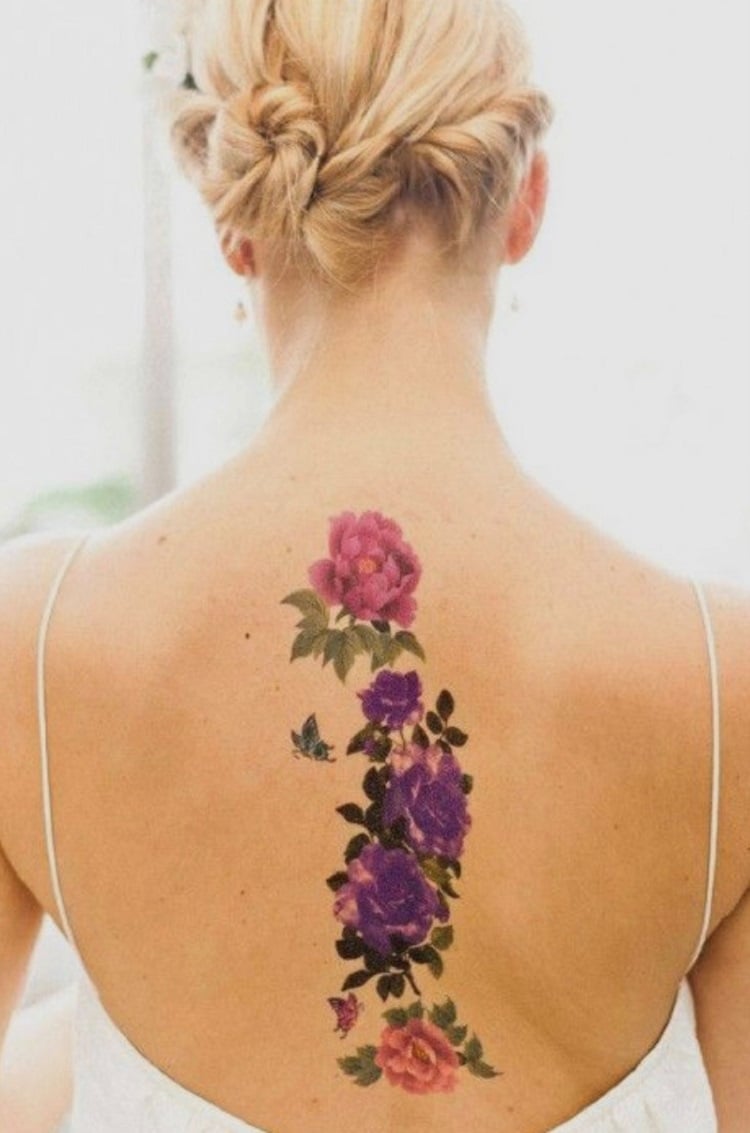 Tatuagem feminina colorida