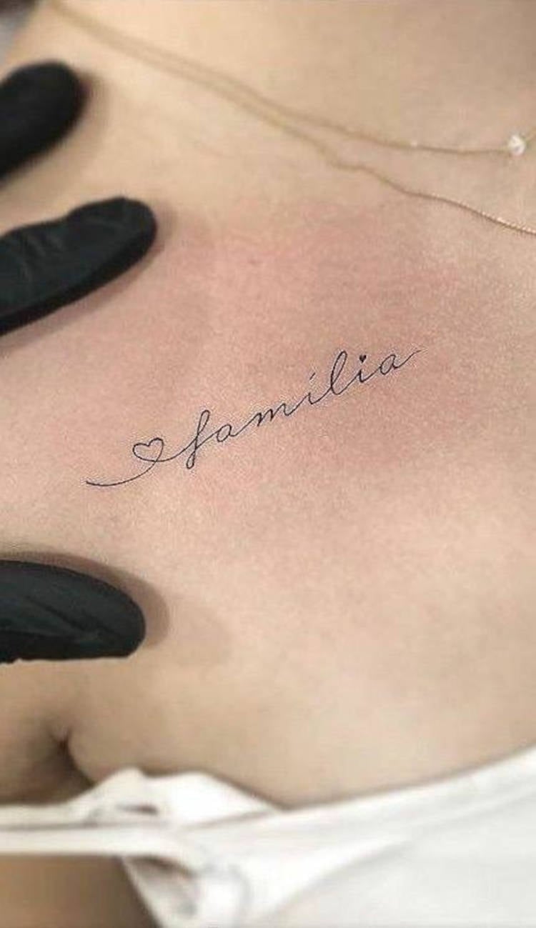 Tatuagem com o nome família