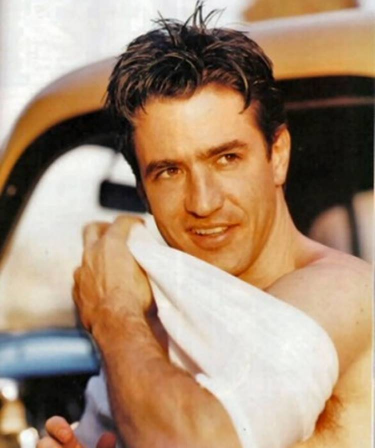 Dermot Mulroney quando atuou para o filme "Muito Bem Acompanhada", em 2005. Foto de Dermot Mulroney.